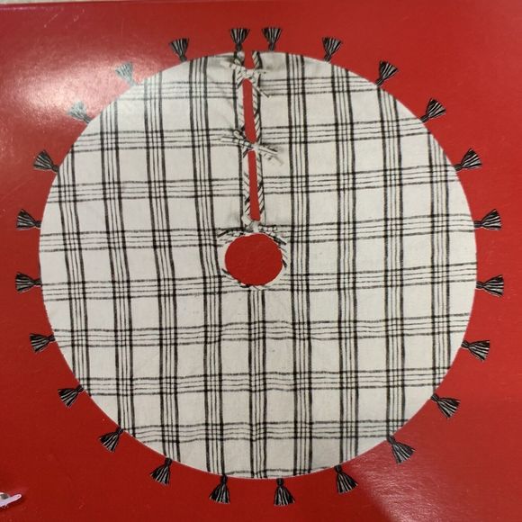 Christmas Tree Skirt Cotton Plaid Handmade 48in Elegant Tassels Decor Farmhouse - Picture 8 of 10